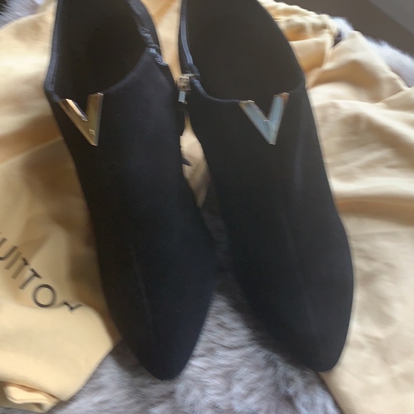 Louis Vuitton - Picture 6 of 10